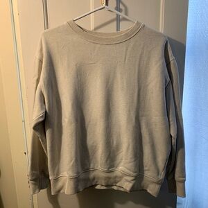 Casual White Sweatshirt